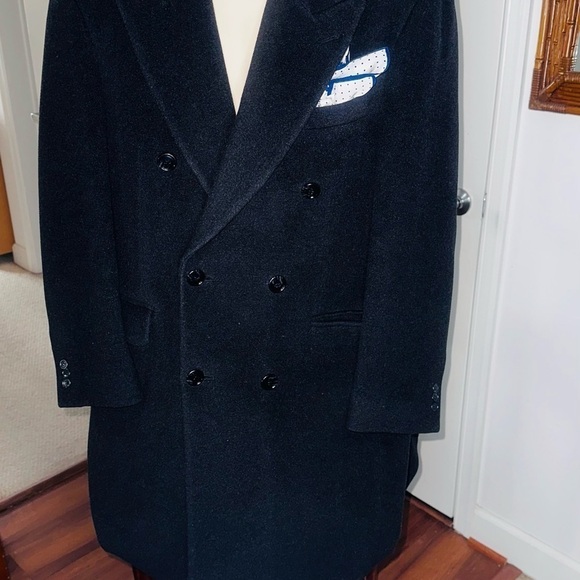 Executive Double Breasted Wool Overcoat w/Front Breast Pocket. - Picture 2 of 8